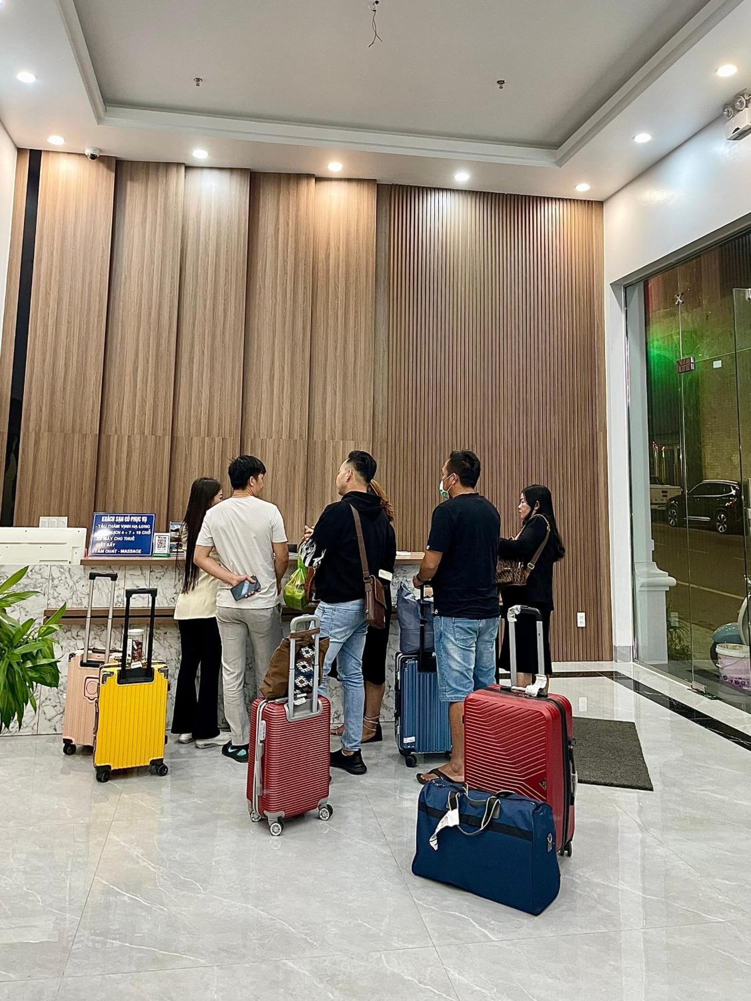 Central Halong Hotel Hạ Long-öböl Kültér fotó