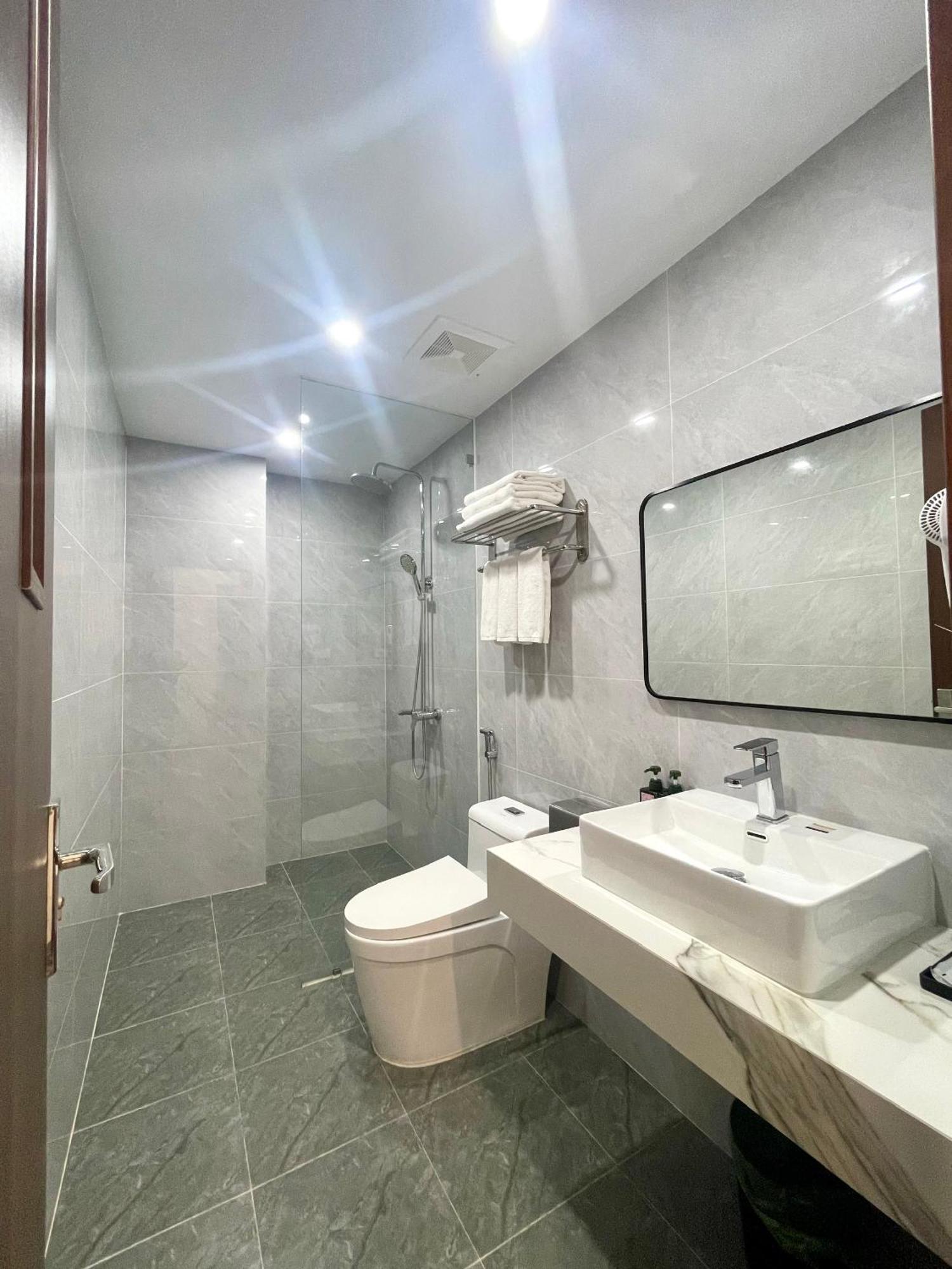 Central Halong Hotel Hạ Long-öböl Kültér fotó