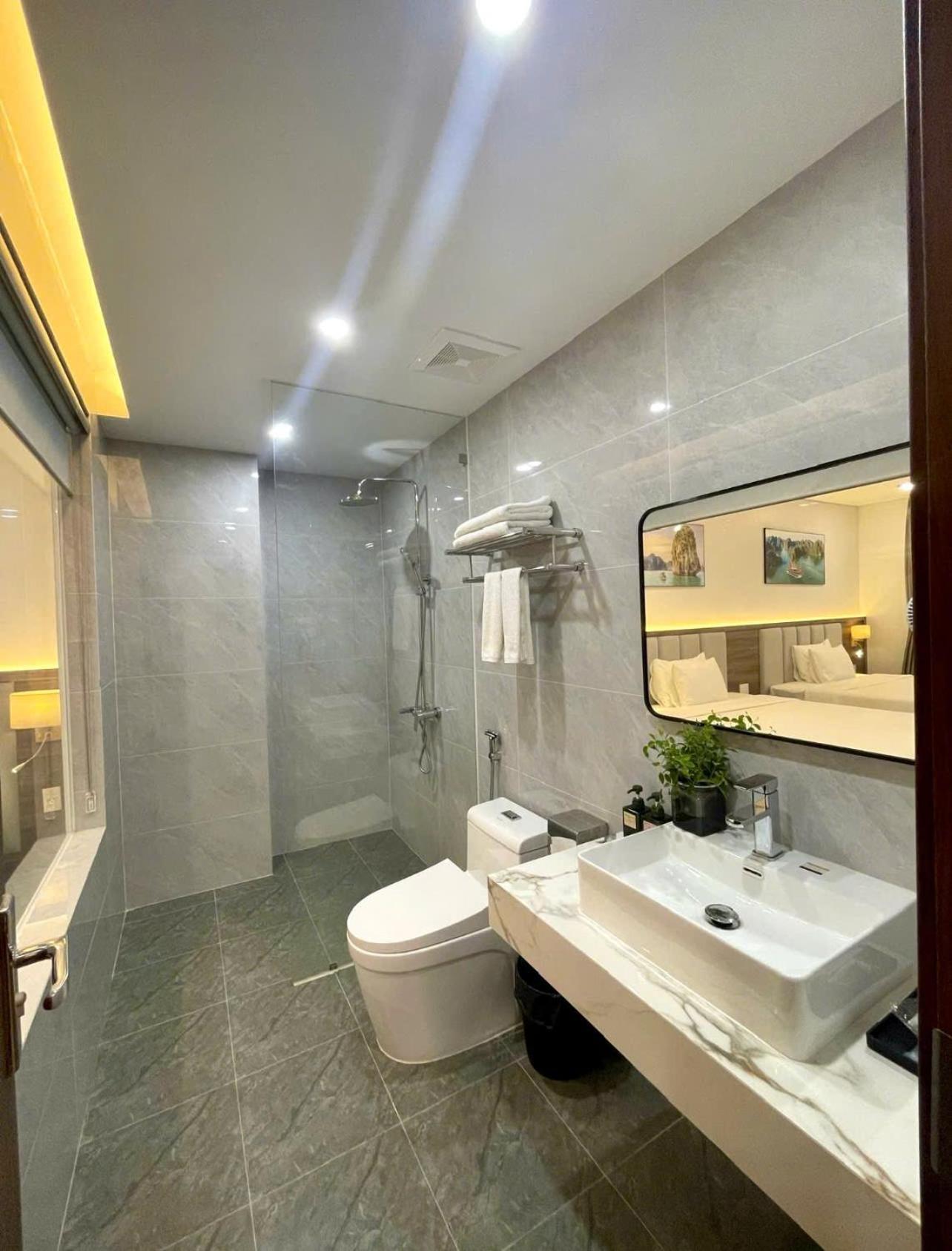 Central Halong Hotel Hạ Long-öböl Kültér fotó