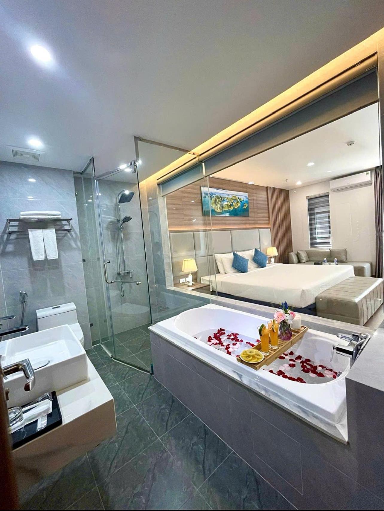 Central Halong Hotel Hạ Long-öböl Kültér fotó
